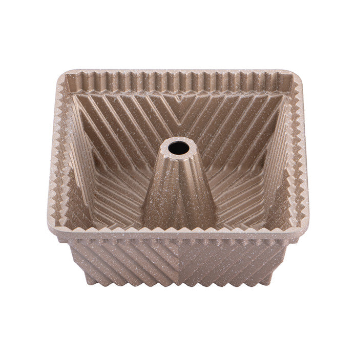 إيمسان قالب كيك مربع ذهبي فاتح