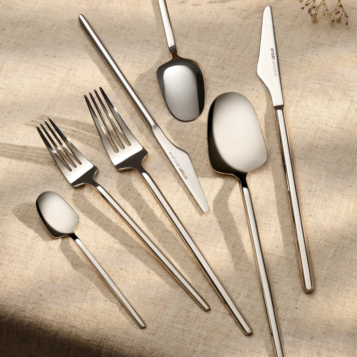 Emsan Destrier 84-Piece Cutlery Set for 12 People – Boxed