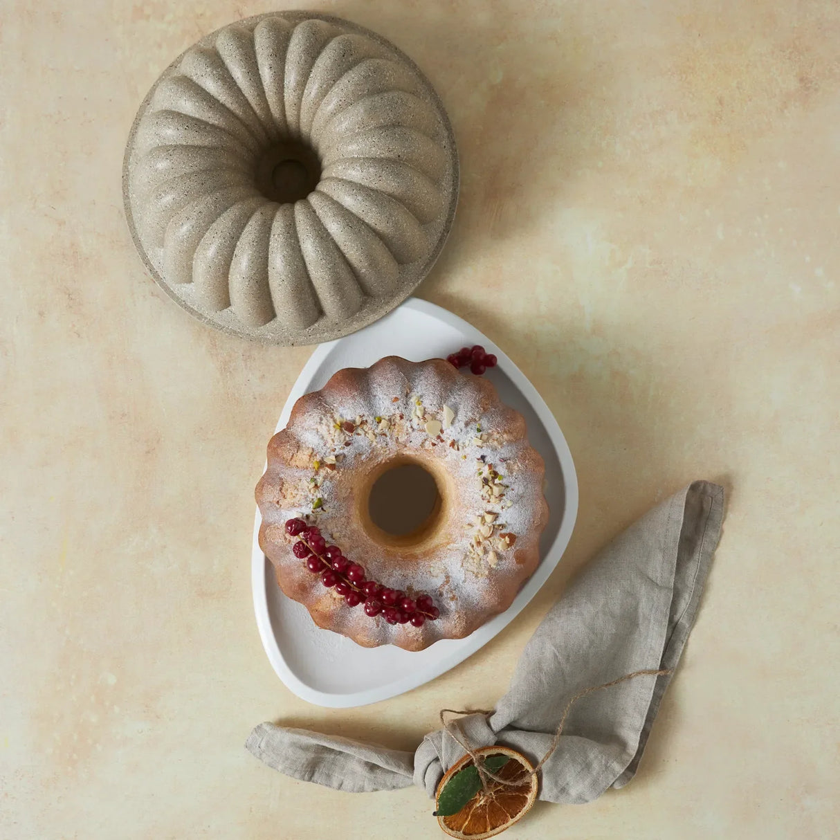 Emsan Arya 24 cm Cast Cake Mold – Ecru - Emsan Jordan