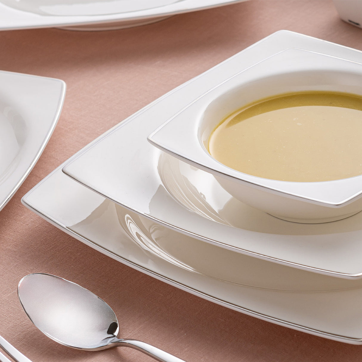 Emsan Yeni Karmen 60-Piece 12-Person Square Dinner Set – Platinum