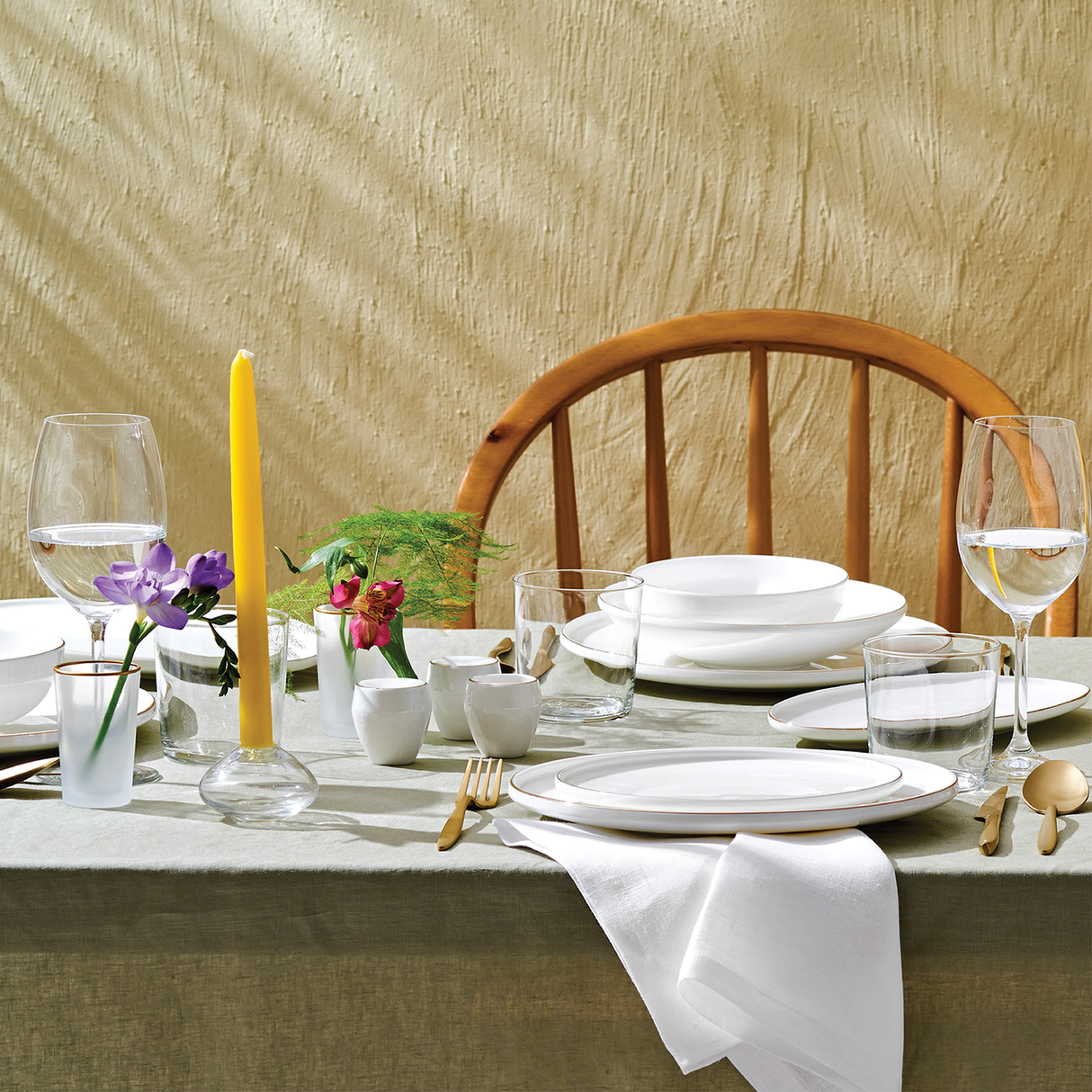 Emsan Freya Fine Bone 60-Piece 12-Person Round Dinner Set Gold