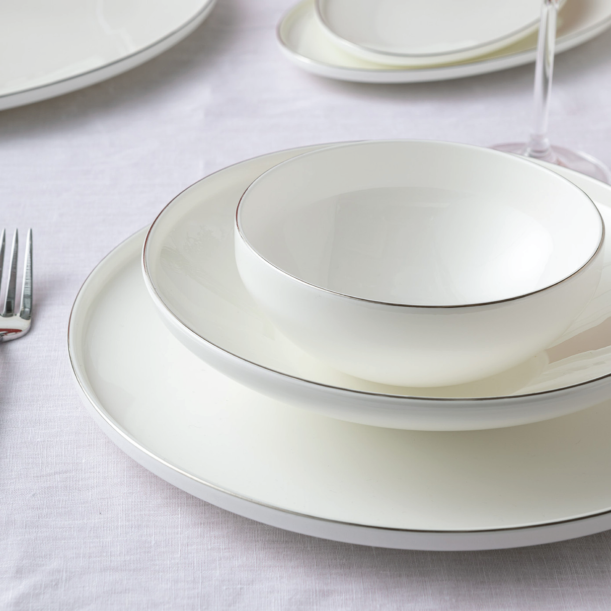 Emsan Fine Bone Freya 60-Piece 12-Person Round Dinner Set Platinum