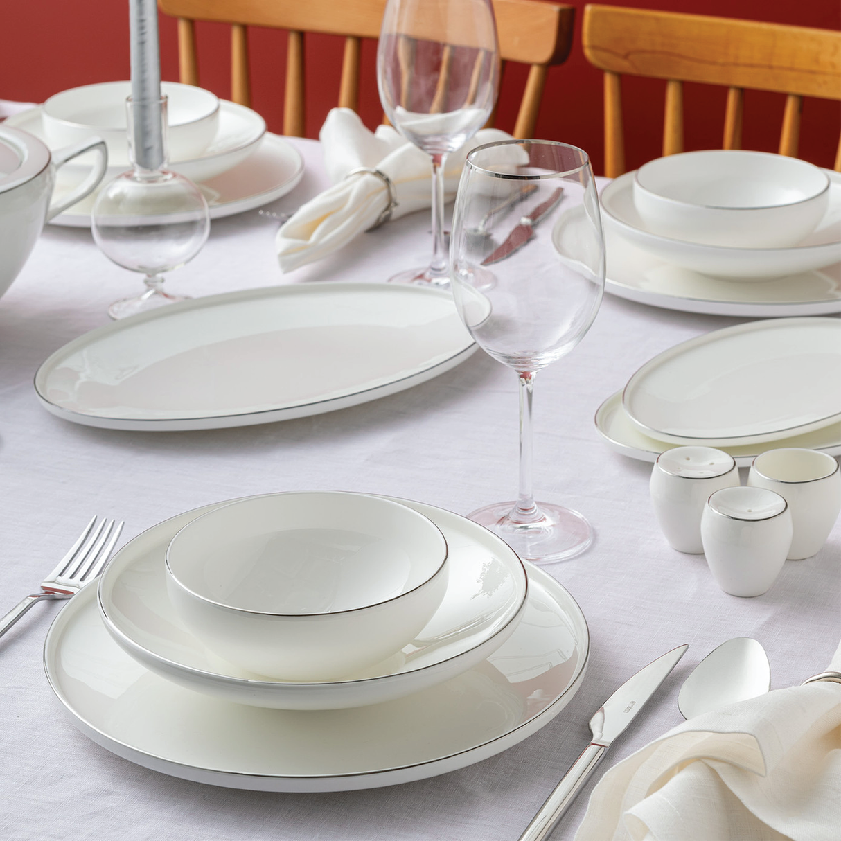 Emsan Fine Bone Freya 60-Piece 12-Person Round Dinner Set Platinum