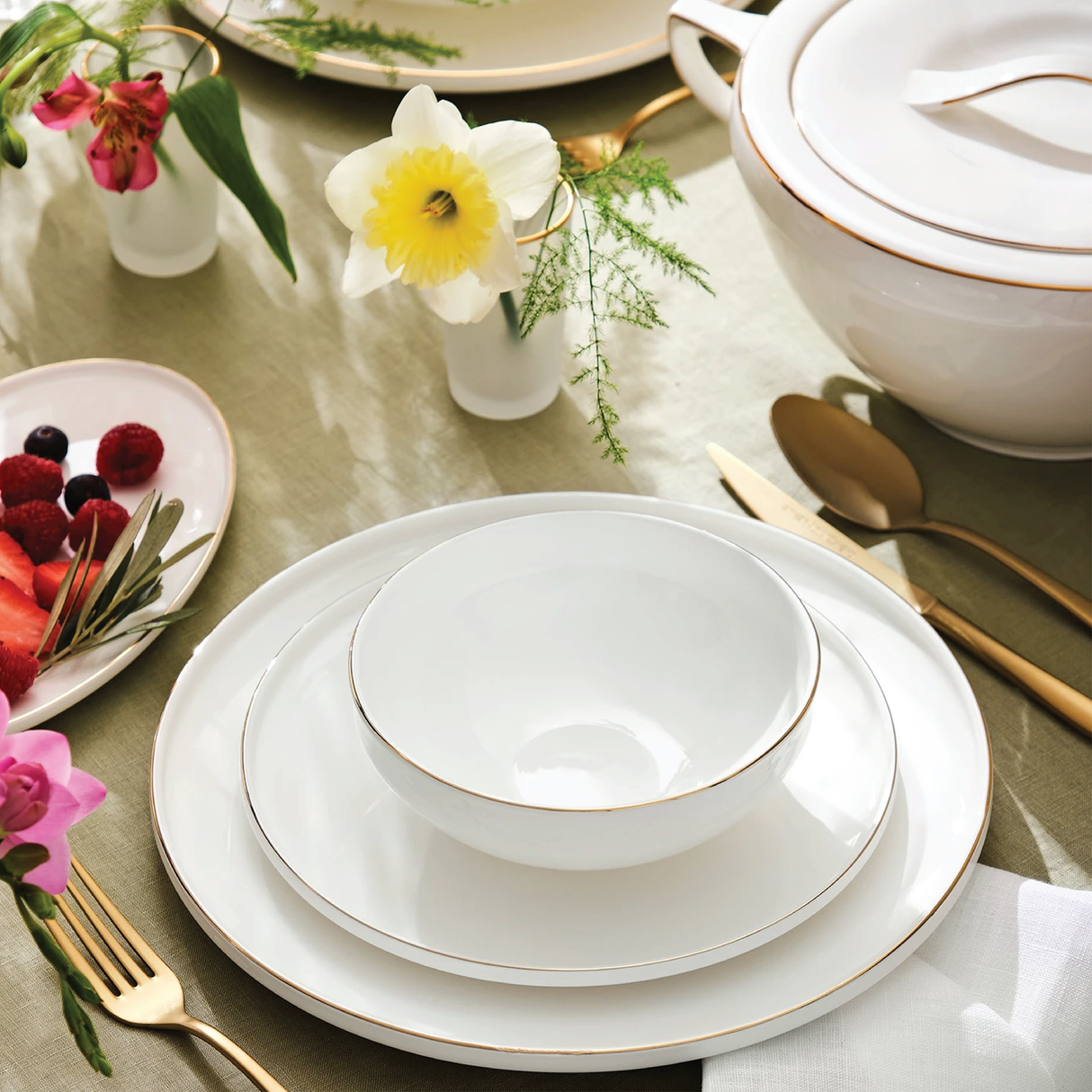 Emsan Freya Fine Bone 60-Piece 12-Person Round Dinner Set Gold